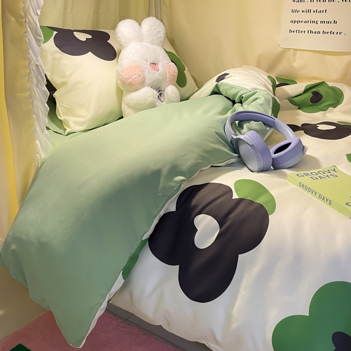 91家纺网 家纺一手货源 找家纺 爱彼家纺 2025新款卡通印花水洗棉学生宿舍三件套上下铺三件套 绿色心情