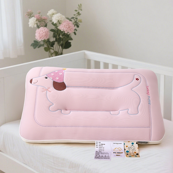 91家纺网 家纺一手货源 找家纺 织布人 2025新款枕芯A类亲肤腊肠狗卡通幼儿园儿童枕学生宿舍枕头枕芯 A类腊肠狗卡通枕-粉色 40x60cm/只