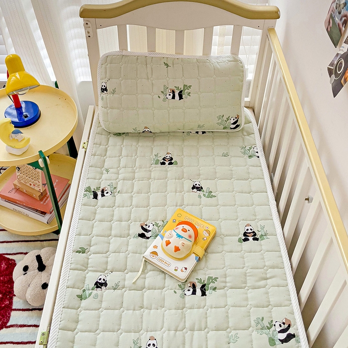 91家纺网 家纺一手货源 找家纺 富馨莱 2025年新款双层纱纯棉软床垫幼儿园儿童床垫 熊猫读书