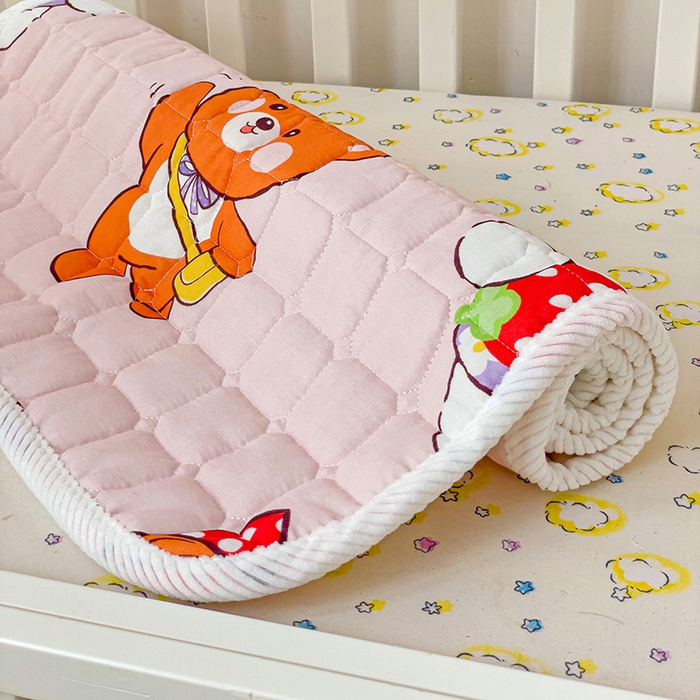 91家纺网 家纺一手货源 找家纺 富馨莱 2025年新款双层纱纯棉软床垫幼儿园儿童床垫 小兔姑娘-粉