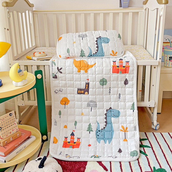 91家纺网 家纺一手货源 找家纺 富馨莱 2025年新款双层纱纯棉软床垫幼儿园儿童床垫 恐龙城堡