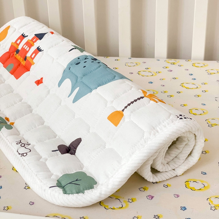 91家纺网 家纺一手货源 找家纺 富馨莱 2025年新款双层纱纯棉软床垫幼儿园儿童床垫 恐龙城堡