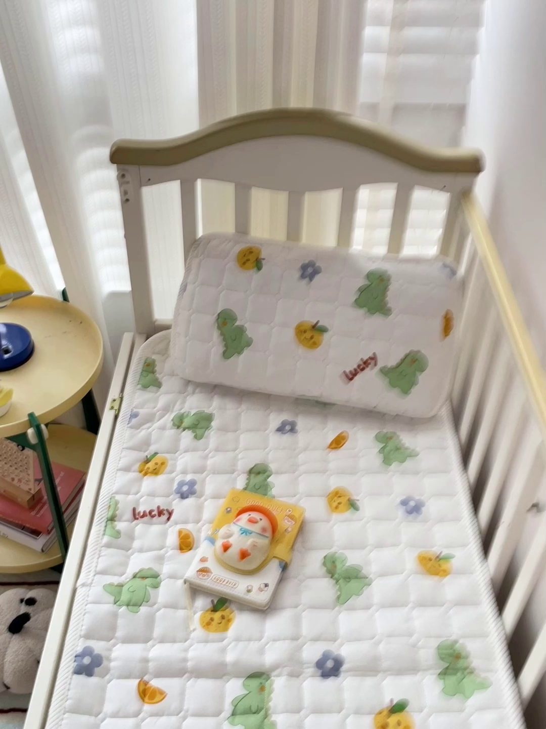 91家纺网 家纺一手货源 找家纺 富馨莱 2025年新款双层纱纯棉软床垫幼儿园儿童床垫 小恐龙-绿
