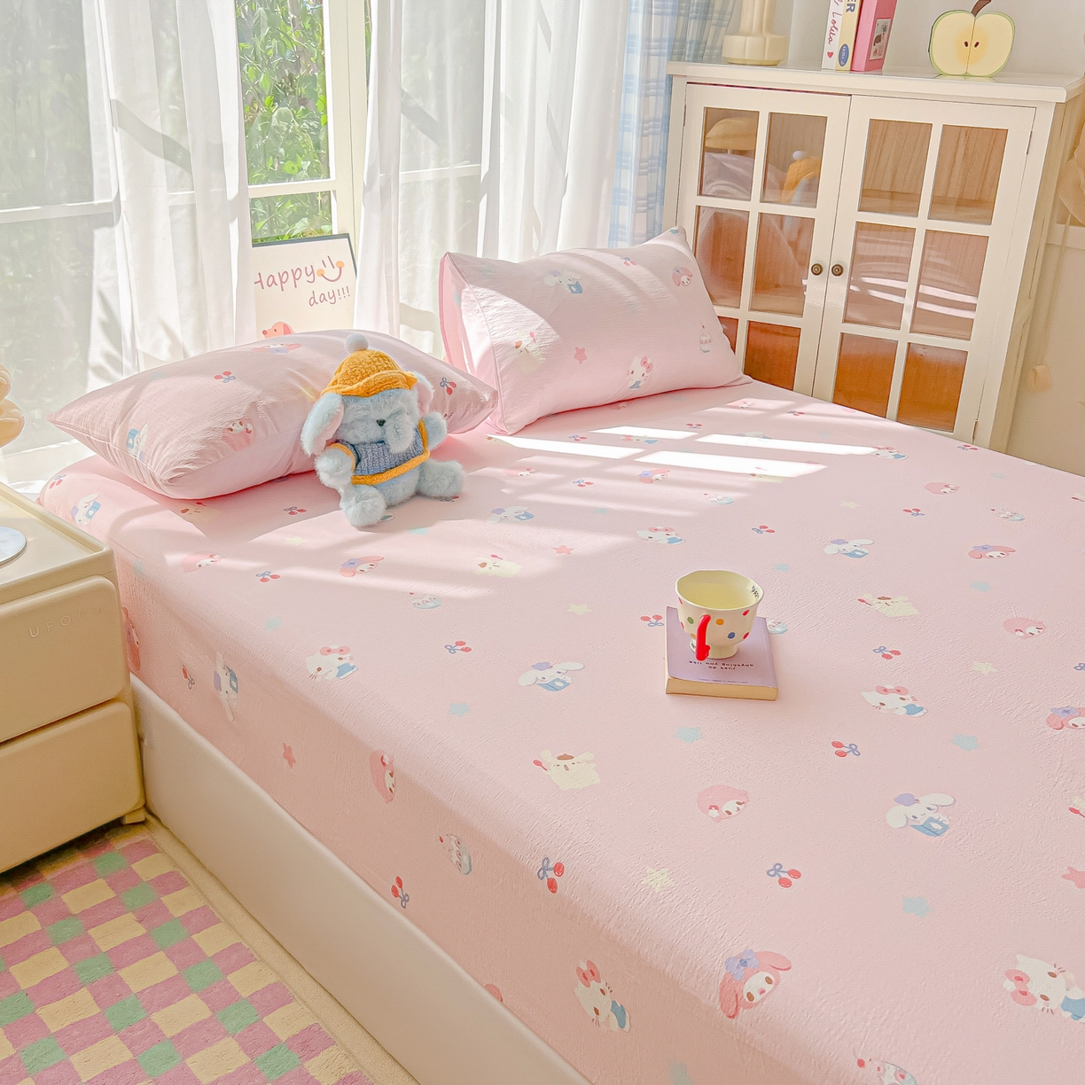 91家纺网 家纺一手货源 找家纺 韩巢家纺 2025新款卡通双层纱床笠单品床笠床笠单件热销款防滑床单床套枕套三件套 萌物家族