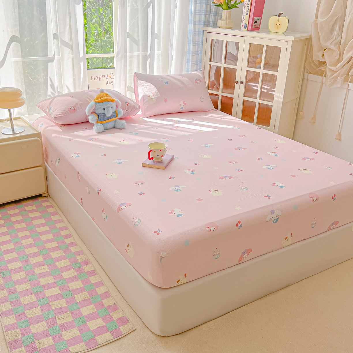 91家纺网 家纺一手货源 找家纺 韩巢家纺 2025新款卡通双层纱床笠单品床笠床笠单件热销款防滑床单床套枕套三件套 萌物家族