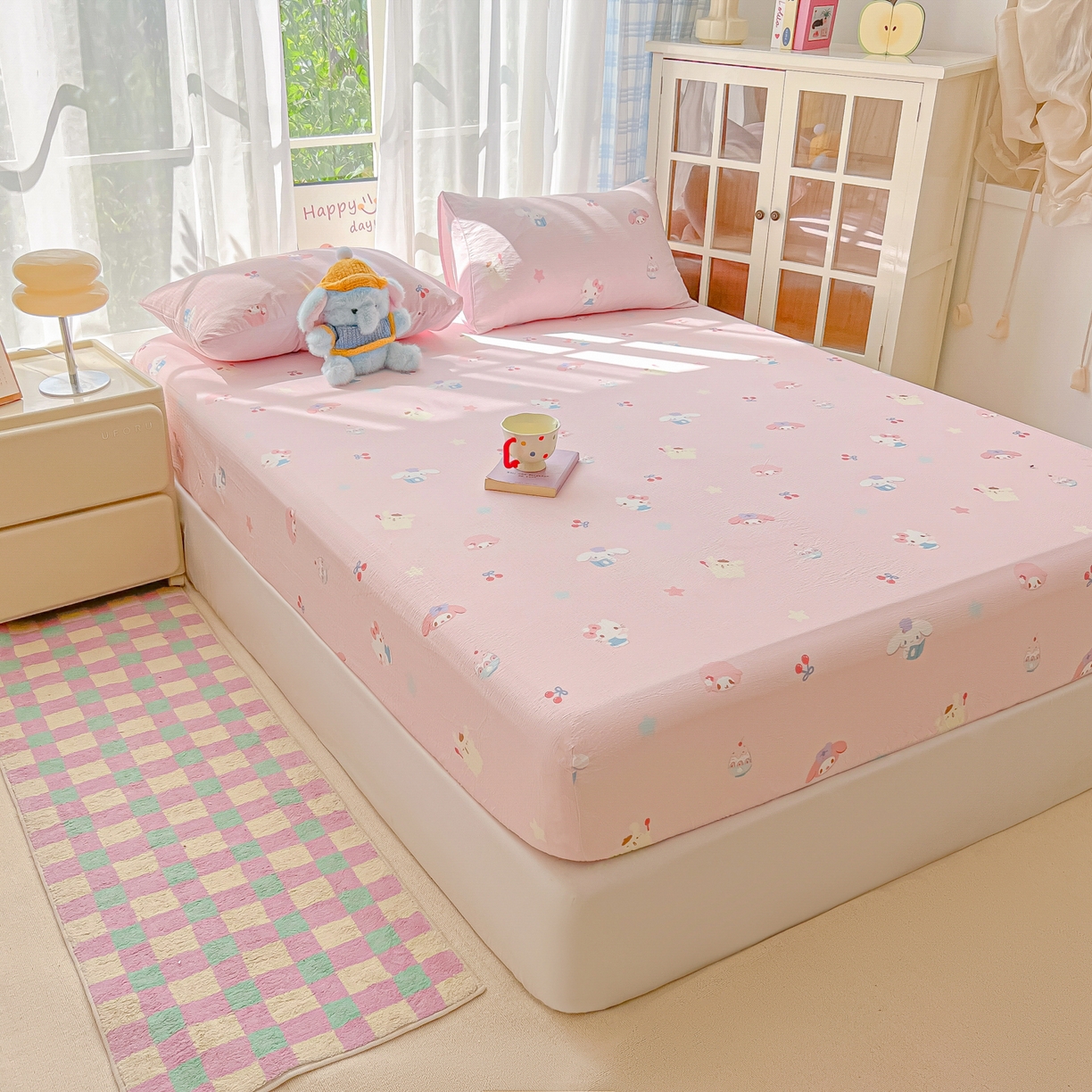 91家纺网 家纺一手货源 找家纺 韩巢家纺 2025新款卡通双层纱床笠单品床笠床笠单件热销款防滑床单床套枕套三件套 萌物家族