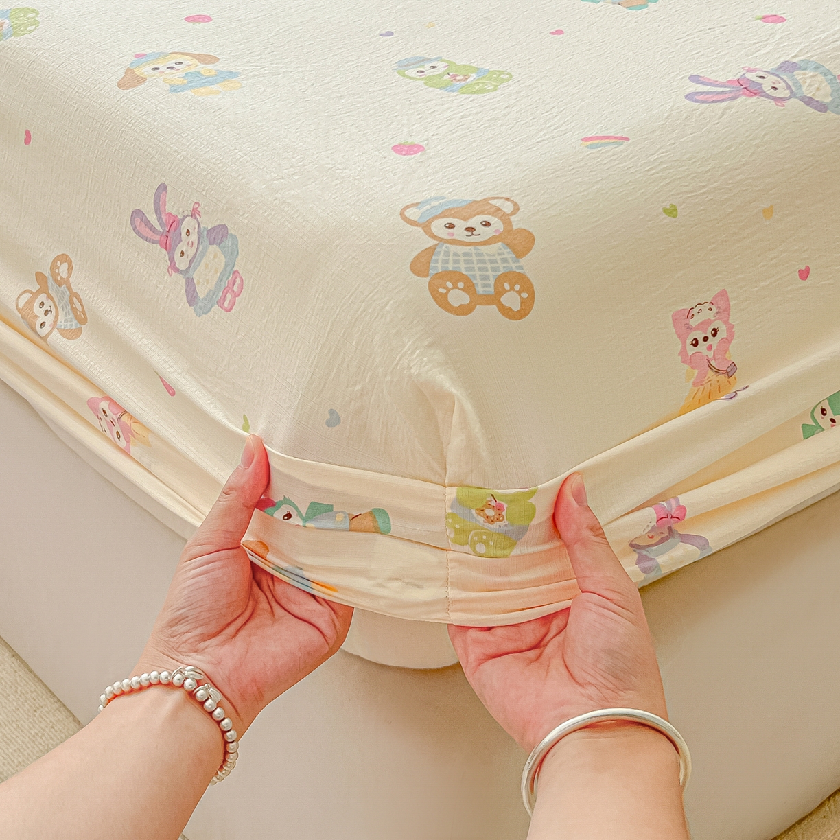 91家纺网 家纺一手货源 找家纺 韩巢家纺 2025新款卡通双层纱床笠单品床笠床笠单件热销款防滑床单床套枕套三件套 七宝