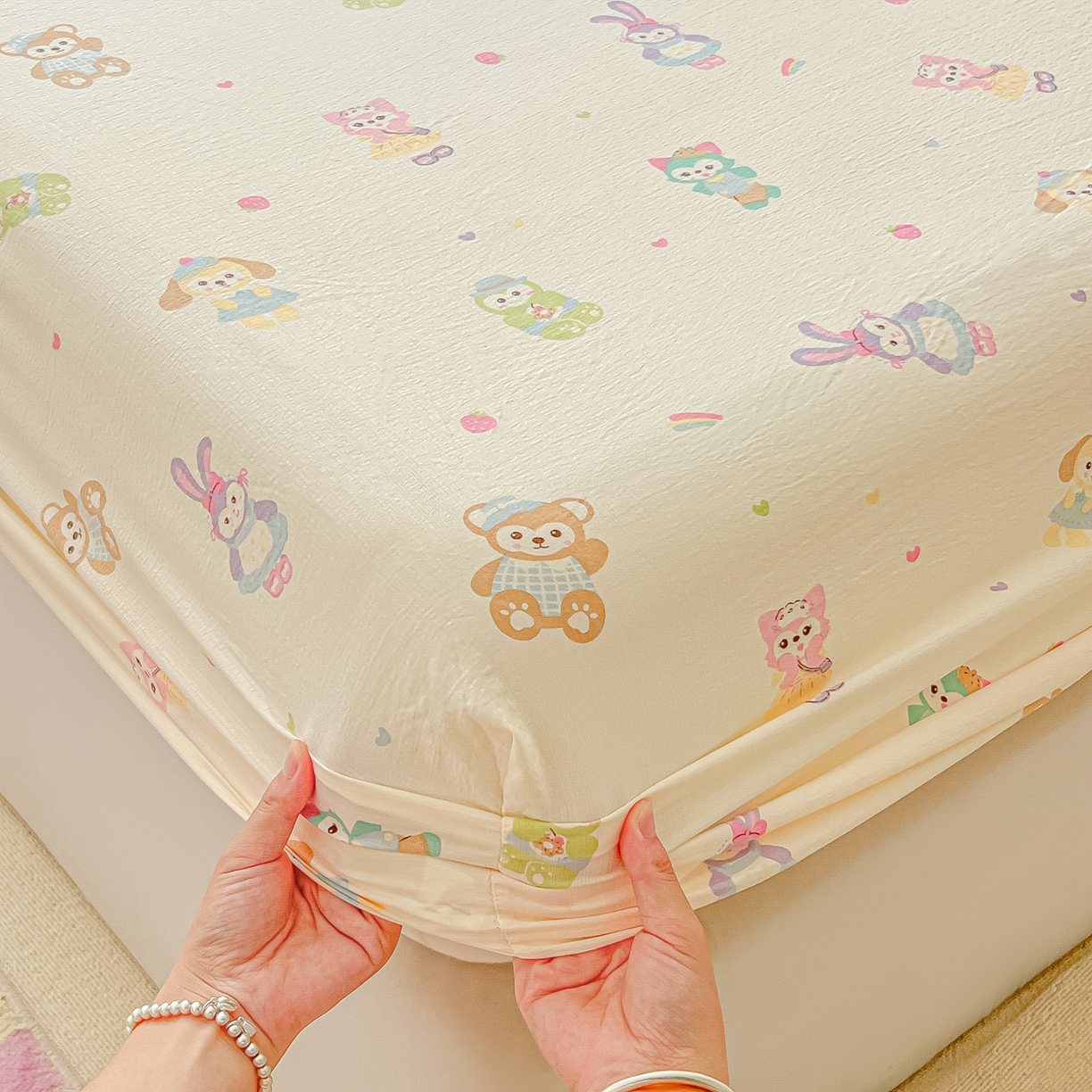 91家纺网 家纺一手货源 找家纺 韩巢家纺 2025新款卡通双层纱床笠单品床笠床笠单件热销款防滑床单床套枕套三件套 七宝