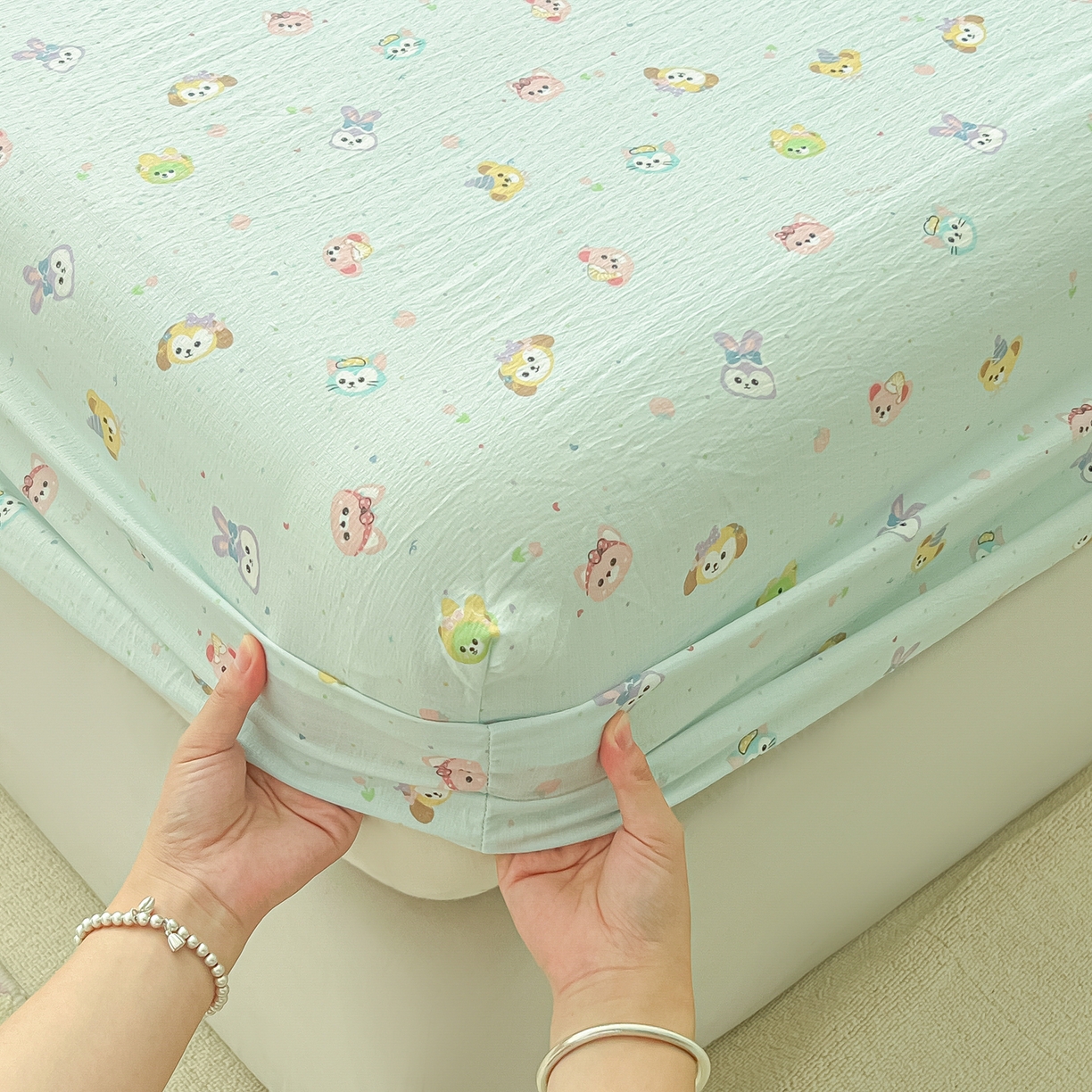 91家纺网 家纺一手货源 找家纺 韩巢家纺 2025新款卡通双层纱床笠单品床笠床笠单件热销款防滑床单床套枕套三件套 绒毛摇滚