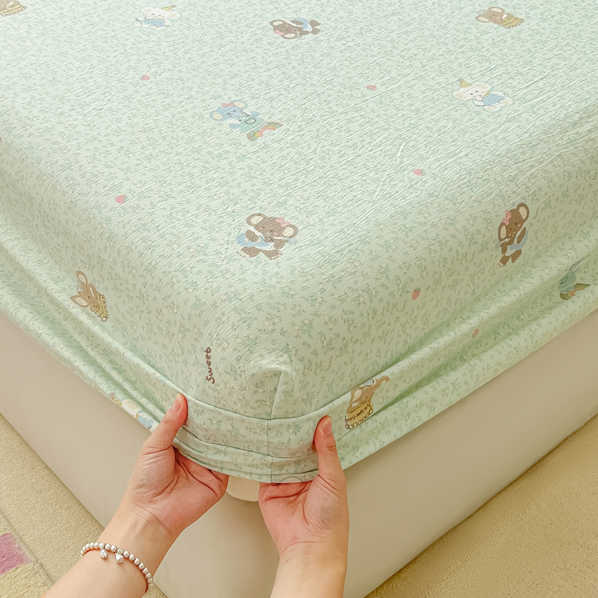 91家纺网 家纺一手货源 找家纺 韩巢家纺 2025新款卡通双层纱床笠单品床笠床笠单件热销款防滑床单床套枕套三件套 少女象