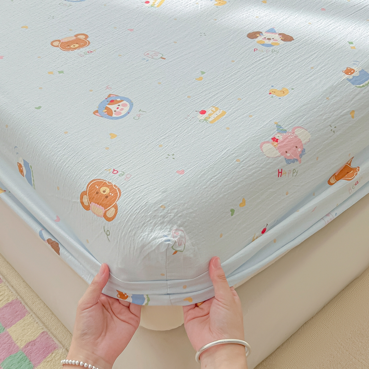 91家纺网 家纺一手货源 找家纺 韩巢家纺 2025新款卡通双层纱床笠单品床笠床笠单件热销款防滑床单床套枕套三件套 生日宴会兰