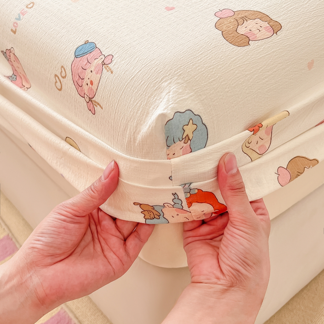 91家纺网 家纺一手货源 找家纺 韩巢家纺 2025新款卡通双层纱床笠单品床笠床笠单件热销款防滑床单床套枕套三件套 童话女孩