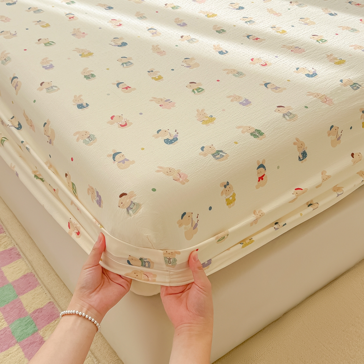 91家纺网 家纺一手货源 找家纺 韩巢家纺 2025新款卡通双层纱床笠单品床笠床笠单件热销款防滑床单床套枕套三件套 兔子集合