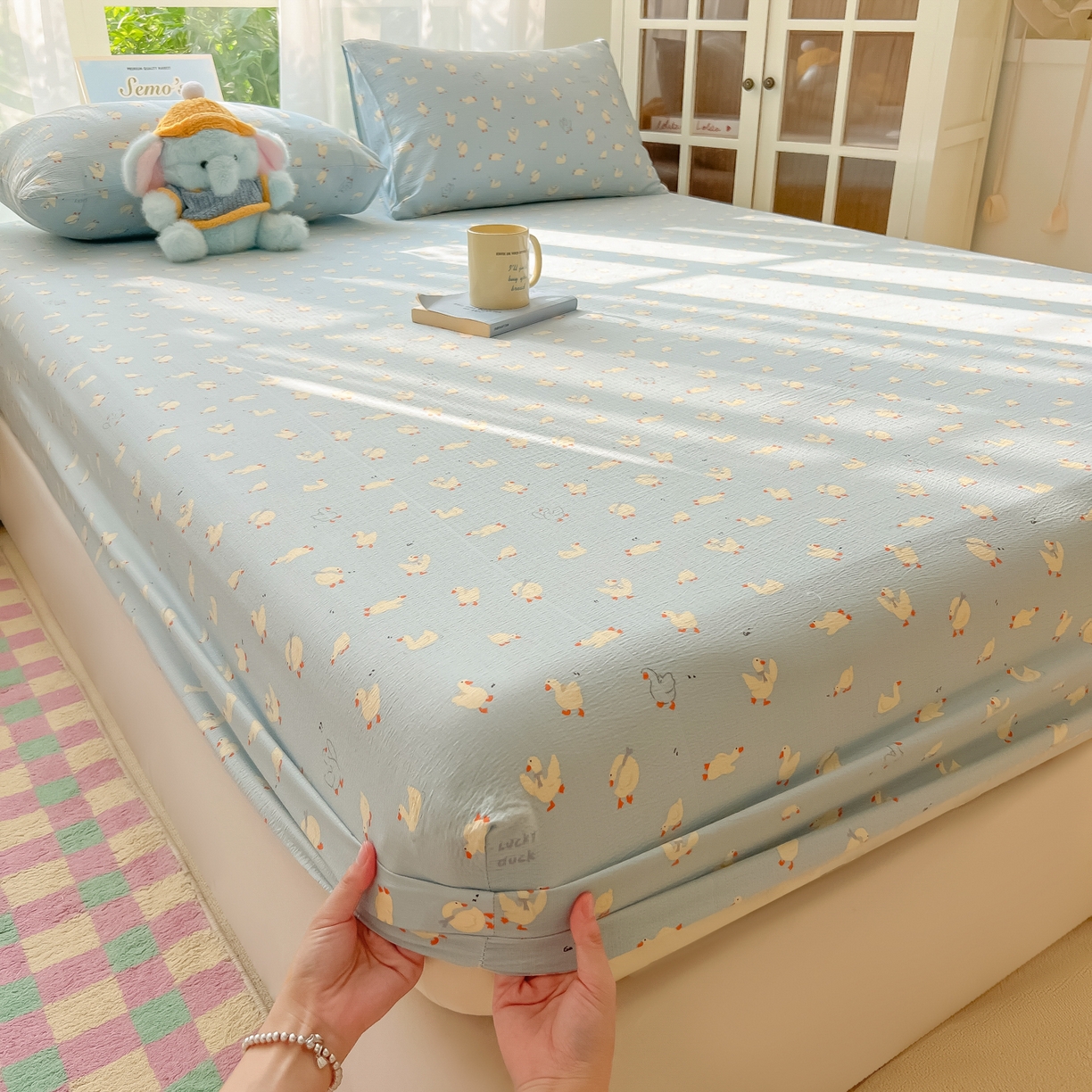 91家纺网 家纺一手货源 找家纺 韩巢家纺 2025新款卡通双层纱床笠单品床笠床笠单件热销款防滑床单床套枕套三件套 向天歌大鹅