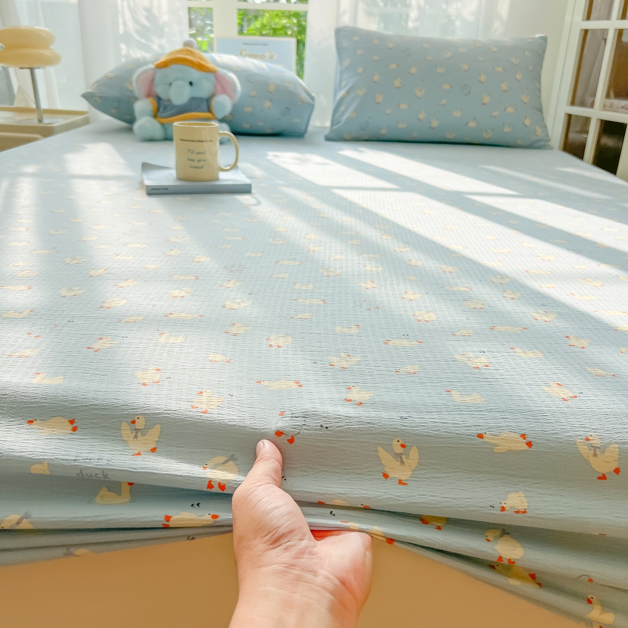 91家纺网 家纺一手货源 找家纺 韩巢家纺 2025新款卡通双层纱床笠单品床笠床笠单件热销款防滑床单床套枕套三件套 向天歌大鹅