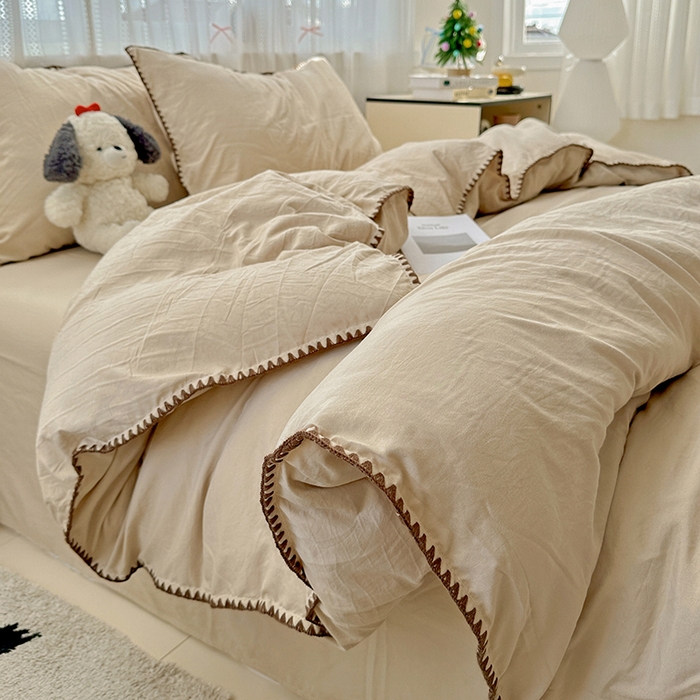 91家纺网 家纺一手货源 找家纺 繁花家居 2025新款高克重云朵棉贝壳边系列四件套 绵绵-茶棕