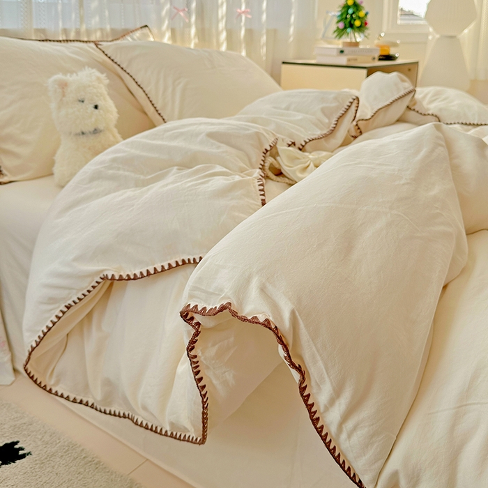 91家纺网 家纺一手货源 找家纺 繁花家居 2025新款高克重云朵棉贝壳边系列四件套 绵绵-奶白