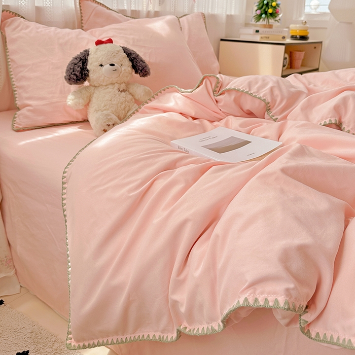 91家纺网 家纺一手货源 找家纺 繁花家居 2025新款高克重云朵棉贝壳边系列四件套 绵绵-柔粉