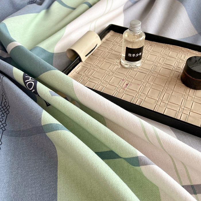 91家纺网 家纺一手货源 找家纺 慕木家纺 2025新款A类高端无印风卡通高克重170克阳光暖绒棉学生套件系列(可供跨境抽空压缩) 协奏曲-绿