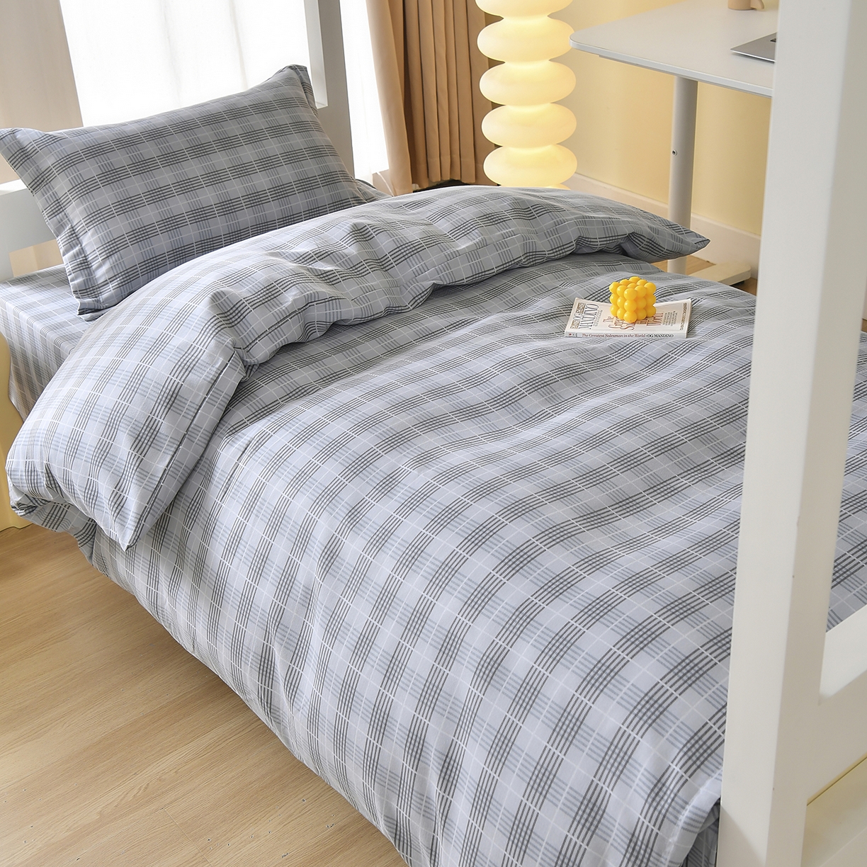 91家纺网 家纺一手货源 找家纺 优尚 2025全棉纯棉磨毛喷气印花学生三件套 雅韵灰格