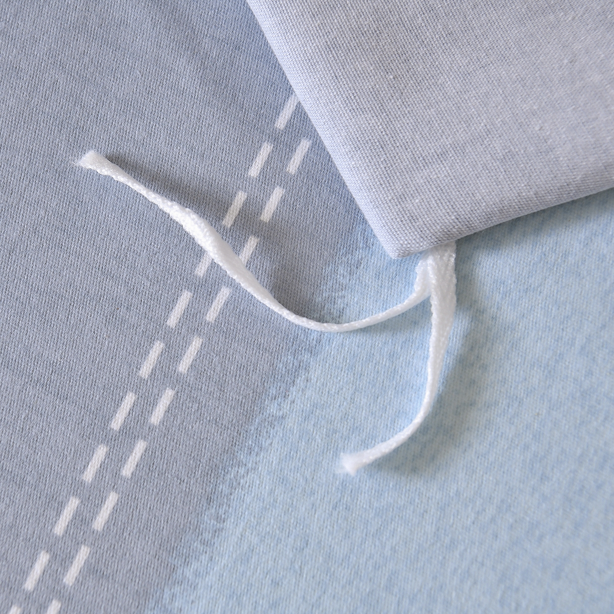 91家纺网 家纺一手货源 找家纺 优尚 2025全棉纯棉磨毛喷气印花学生三件套 罗马格调