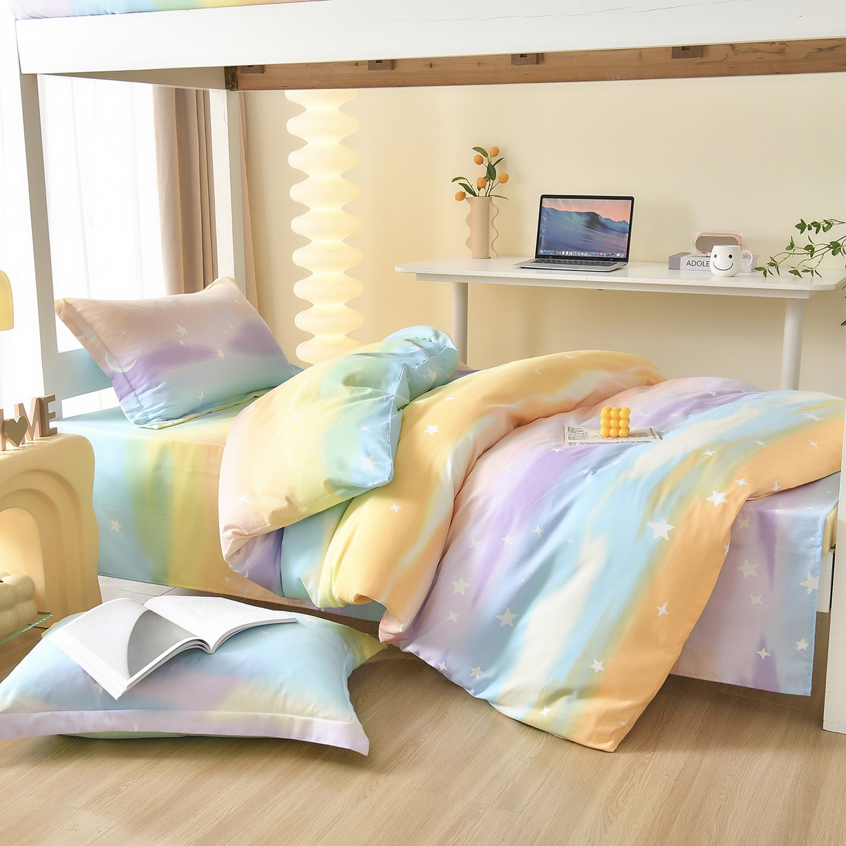 91家纺网 家纺一手货源 找家纺 优尚 2025全棉纯棉磨毛喷气印花学生三件套 缤纷彩虹