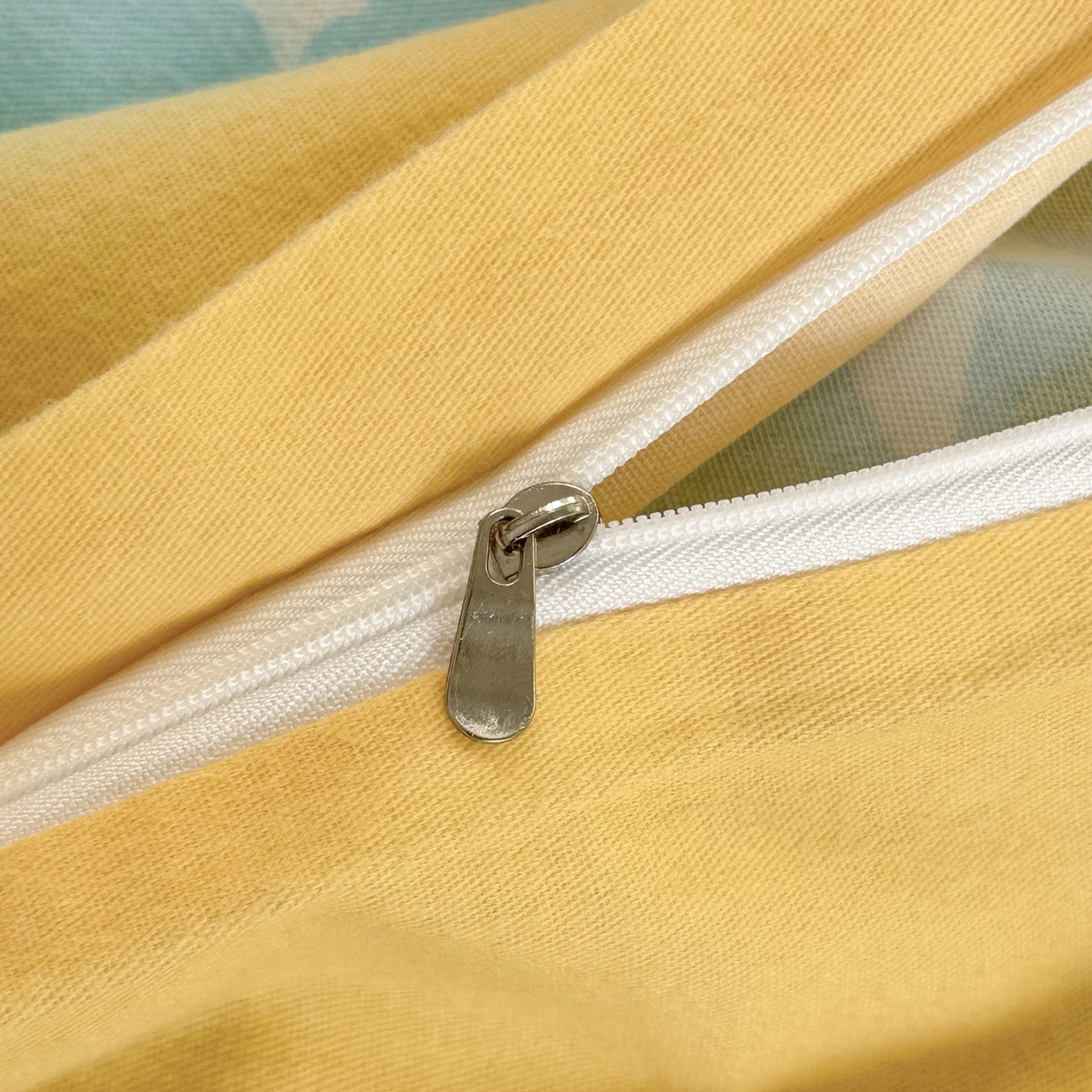 91家纺网 家纺一手货源 找家纺 优尚家纺 2025新款全棉磨毛纯棉喷气印花清新轻奢款四件套 缤纷彩虹