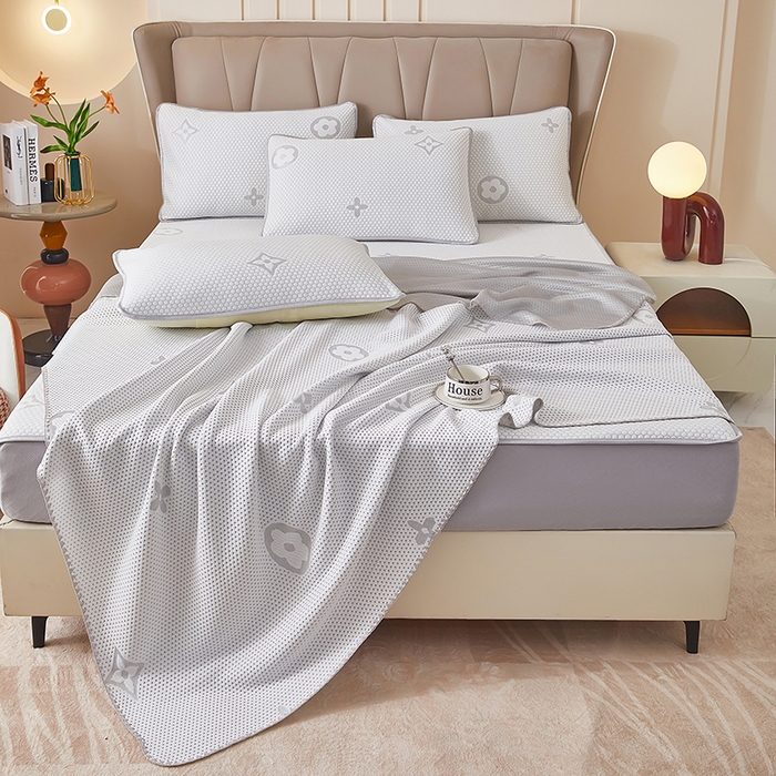 91家纺网 家纺一手货源 找家纺 凤杰  2025新款冰豆豆凉豆豆凉席床笠款盖盖毯夏被四件套 四叶草-高级灰,四叶草-高级灰