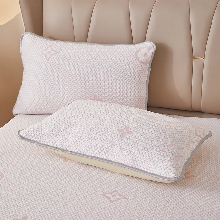 91家纺网 家纺一手货源 找家纺 凤杰  2025新款冰豆豆凉豆豆凉席床笠款盖盖毯夏被四件套 四叶草-樱花粉