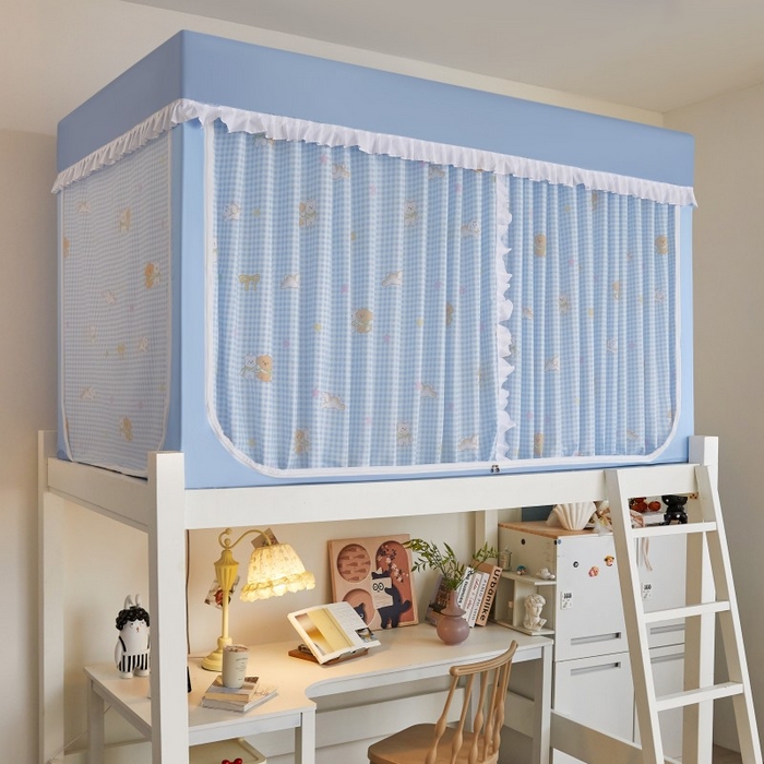 91家纺网 家纺一手货源 找家纺 薇梦蚊帐 2025新款遮光床帘刺绣款学生蚊帐-抱抱熊 好朋友-天蓝