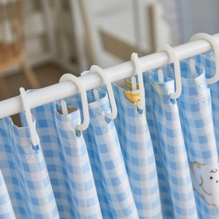 91家纺网 家纺一手货源 找家纺 薇梦蚊帐 2025新款遮光床帘刺绣款学生蚊帐-抱抱熊 好朋友-天蓝