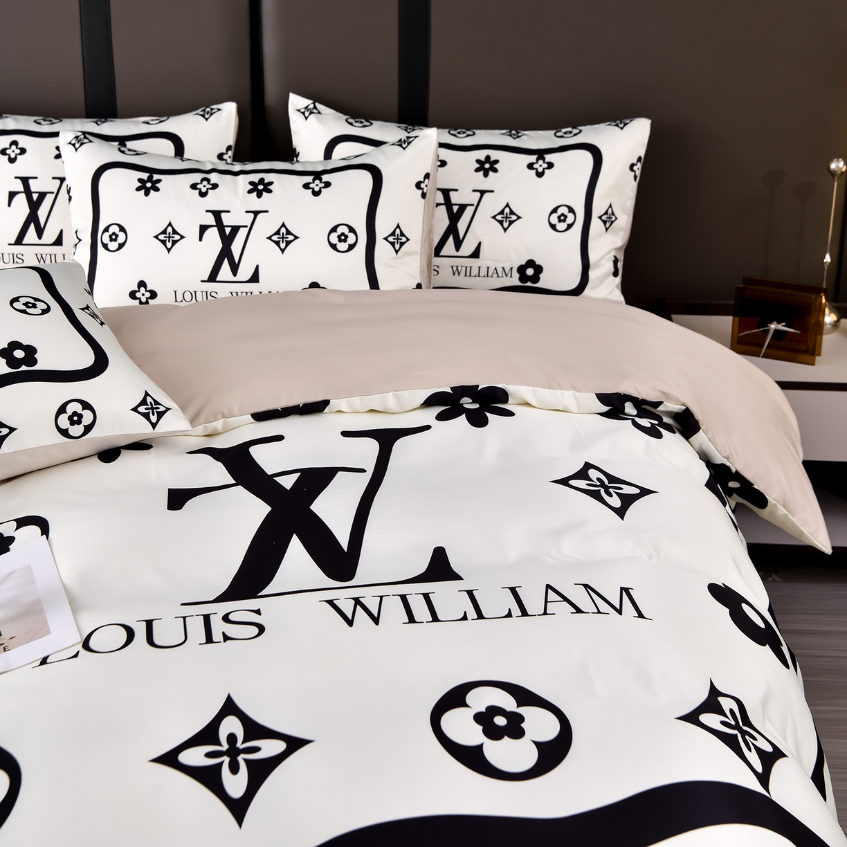 91家纺网 家纺一手货源 找家纺 娜娜 2025新款水洗真丝数码印花四件套 白V