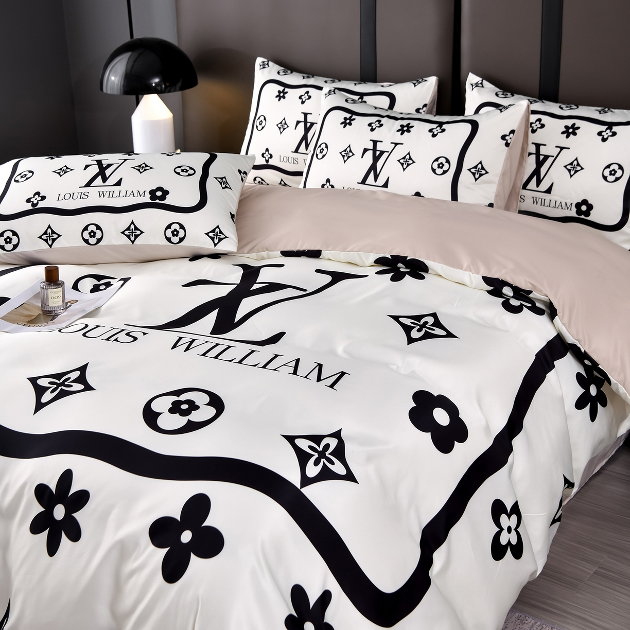 91家纺网 家纺一手货源 找家纺 娜娜 2025新款水洗真丝数码印花四件套 白V