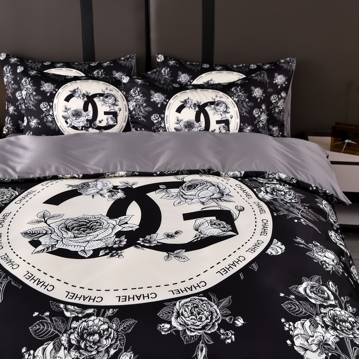 91家纺网 家纺一手货源 找家纺 娜娜 2025新款水洗真丝数码印花四件套 黑牡丹