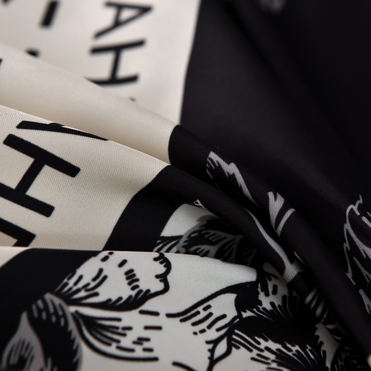 91家纺网 家纺一手货源 找家纺 娜娜 2025新款水洗真丝数码印花四件套 黑牡丹