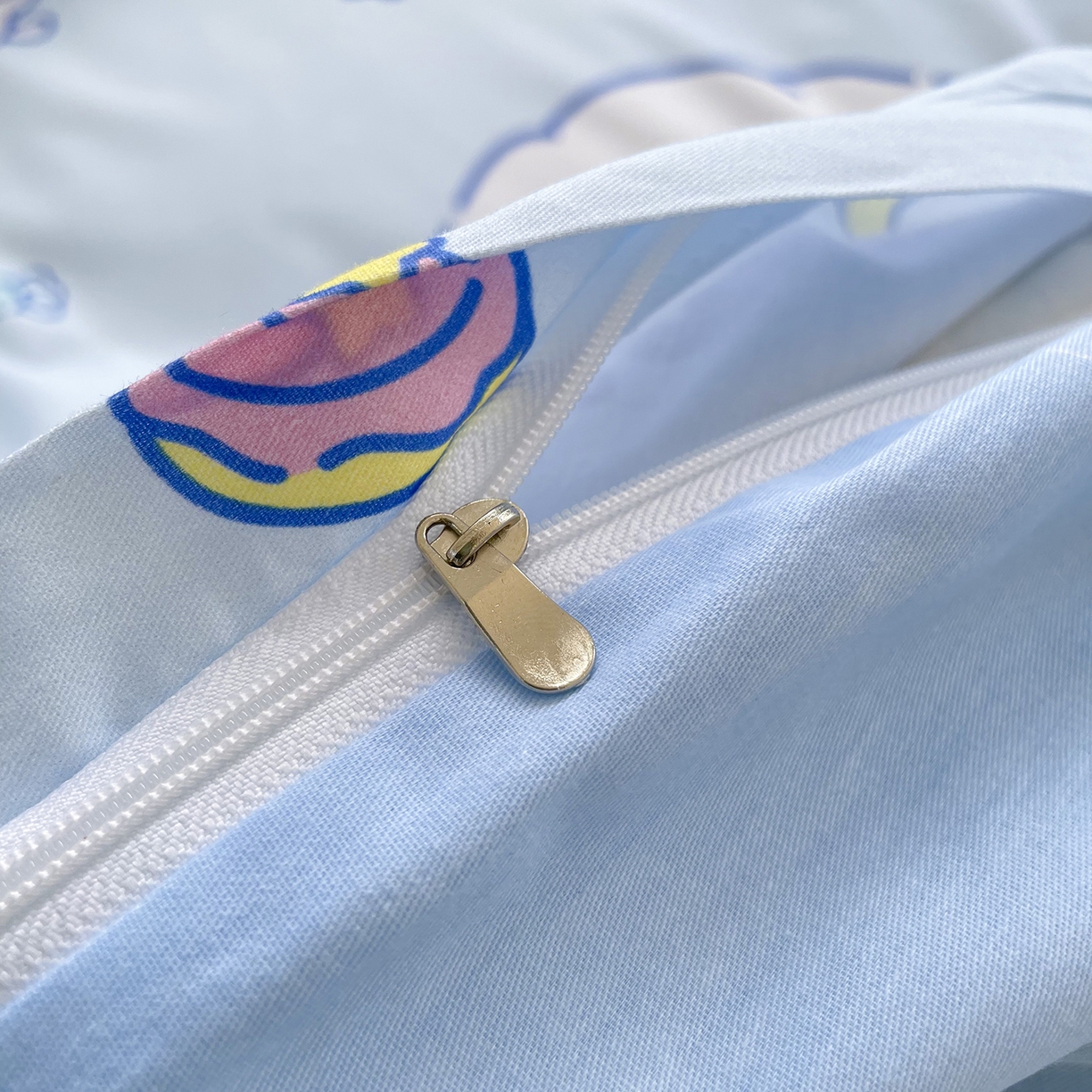 91家纺网 家纺一手货源 找家纺 浩诚 2025新款三丽鸥专版花型三件套四件套 奶霜