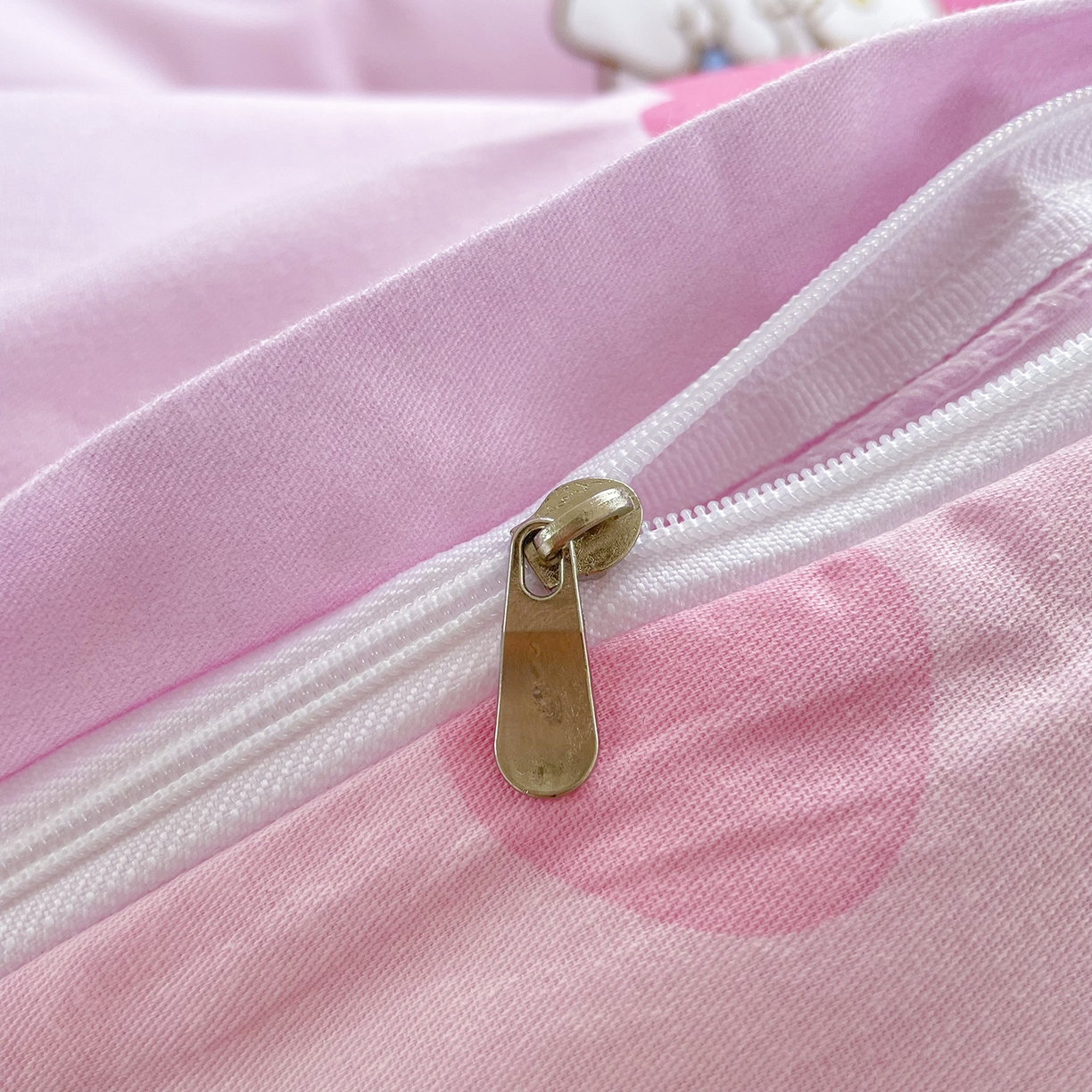 91家纺网 家纺一手货源 找家纺 浩诚 2025新款三丽鸥专版花型三件套四件套 甜梦