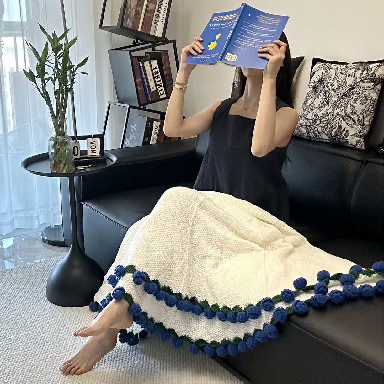 91家纺网 家纺一手货源 找家纺 肖恩毯业 玫瑰花毛毯2025新款鹿毛绒针织毛毯轻奢纯色圆形四季盖毯方便好携带 梦想蓝