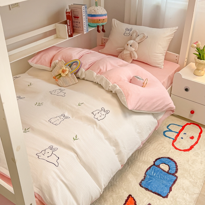 多乐家纺 2025新款超柔A类母婴级加厚小竺棉学生宿舍三件套上下铺三件套四件套 兔兔-白粉