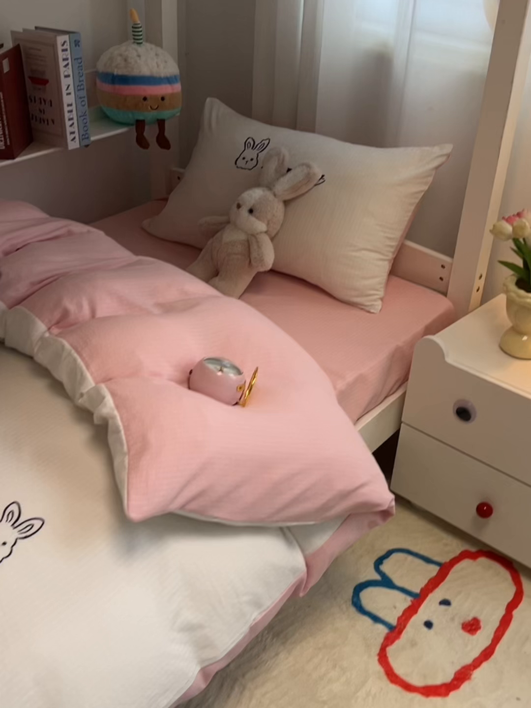 91家纺网 家纺一手货源 找家纺 多乐家纺 2025新款超柔A类母婴级加厚小竺棉学生宿舍三件套上下铺三件套四件套 兔兔-白粉