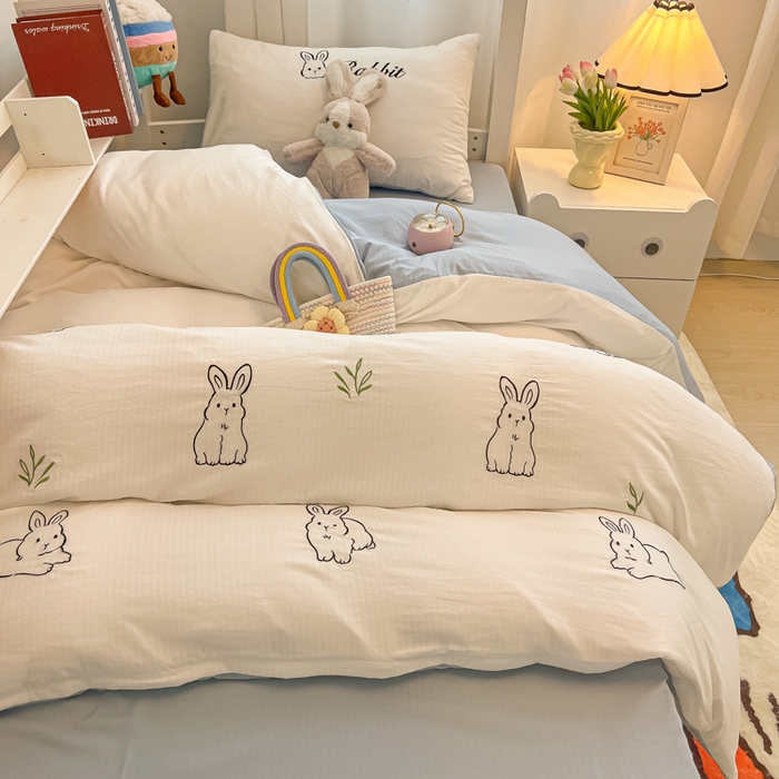 91家纺网 家纺一手货源 找家纺 多乐家纺 2025新款超柔A类母婴级加厚小竺棉学生宿舍三件套上下铺三件套四件套 兔兔-白蓝