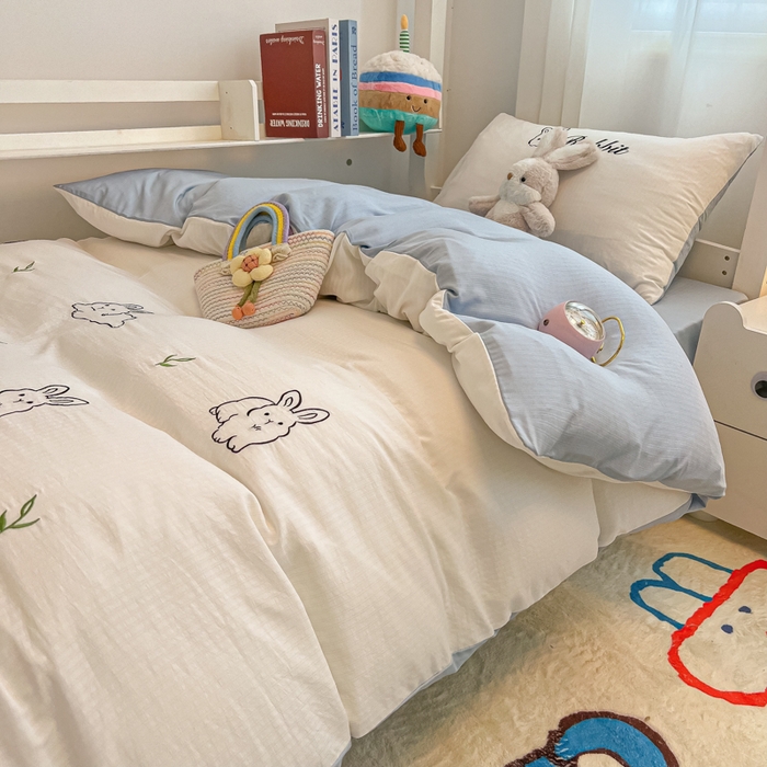 91家纺网 家纺一手货源 找家纺 多乐家纺 2025新款超柔A类母婴级加厚小竺棉学生宿舍三件套上下铺三件套四件套 兔兔-白蓝