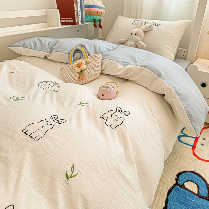 91家纺网 家纺一手货源 找家纺 多乐家纺 2025新款超柔A类母婴级加厚小竺棉学生宿舍三件套上下铺三件套四件套 兔兔-白蓝