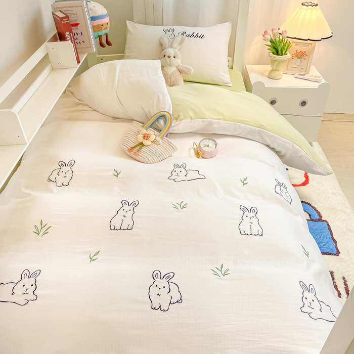 91家纺网 家纺一手货源 找家纺 多乐家纺 2025新款超柔A类母婴级加厚小竺棉学生宿舍三件套上下铺三件套四件套 兔兔-白绿