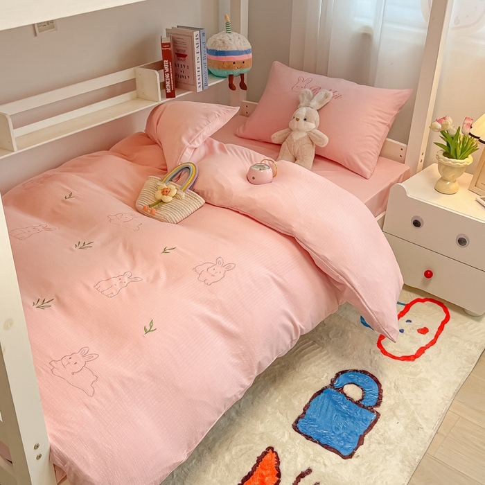 91家纺网 家纺一手货源 找家纺 多乐家纺 2025新款超柔A类母婴级加厚小竺棉学生宿舍三件套上下铺三件套四件套 兔兔-粉粉