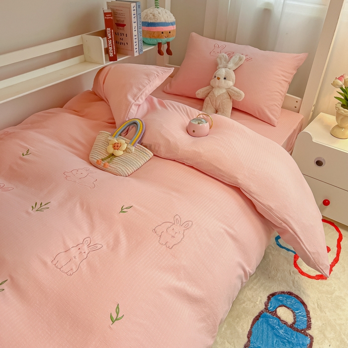 91家纺网 家纺一手货源 找家纺 多乐家纺 2025新款超柔A类母婴级加厚小竺棉学生宿舍三件套上下铺三件套四件套 兔兔-粉粉