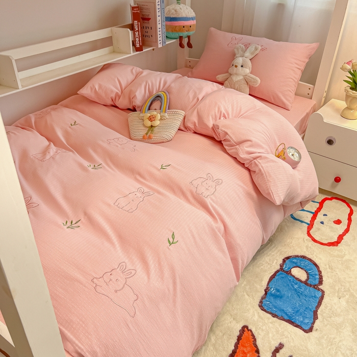 91家纺网 家纺一手货源 找家纺 多乐家纺 2025新款超柔A类母婴级加厚小竺棉学生宿舍三件套上下铺三件套四件套 兔兔-粉粉