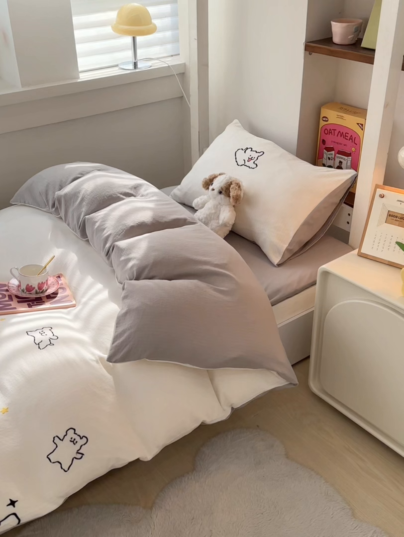 91家纺网 家纺一手货源 找家纺 多乐家纺 2025新款超柔A类母婴级加厚小竺棉学生宿舍三件套上下铺三件套四件套 小白-白灰