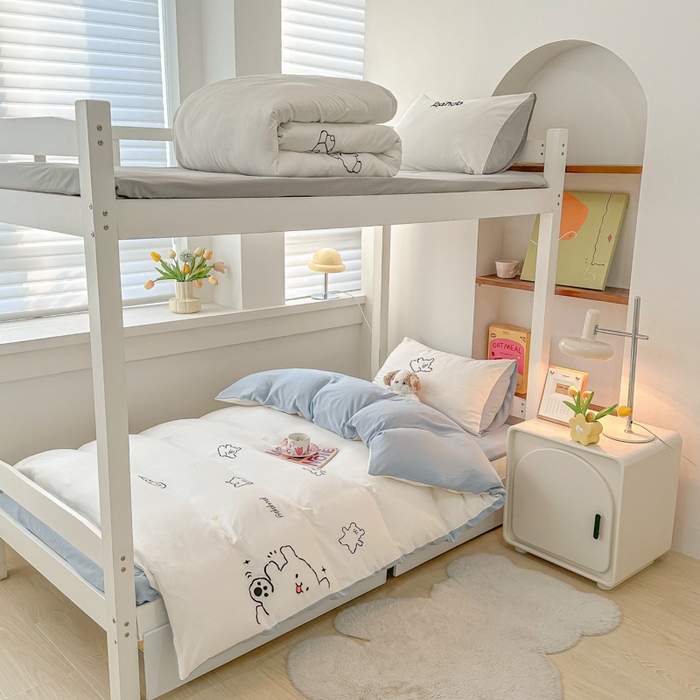 91家纺网 家纺一手货源 找家纺 多乐家纺 2025新款超柔A类母婴级加厚小竺棉学生宿舍三件套上下铺三件套四件套 小白-白蓝