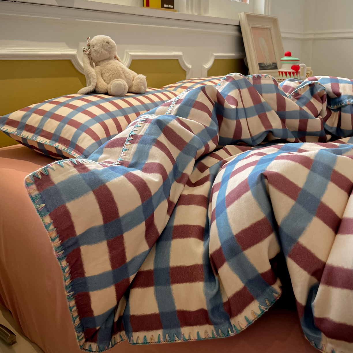 91家纺网 家纺一手货源 找家纺 蓝邻家纺 2025新款全棉纯棉加厚磨毛多巴胺贝壳边四件套 格言-米咖